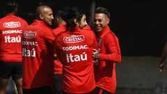 Pizzi entrenó equipo con tres atacantes y Valdivia de titular