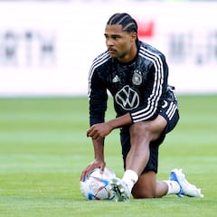 Chelsea to turn their attention to Gnabry after losing out on Dembélé and Raphinha