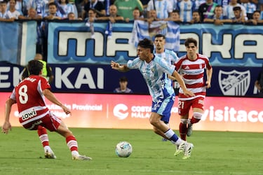 Granada deja el lienzo a Malaka, que es 2-0