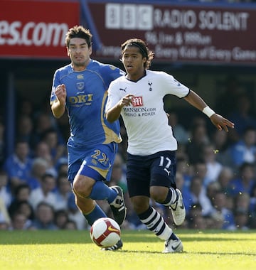 El mexicano fichó por el Tottenham en 2008 cuando era una promesa de 19 años en el Barça. Tras varias cesiones abandonó la disciplina spur en 2012