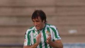 <b>AMISTOSO. </b> El Betis disputará mañana y pasado en Vila Real de Santo Antonio
(Portugal) un trofeo amistoso ante Sporting de Lisboa y Benfica.