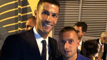 Cristiano Ronaldo "le pide" foto a estrella del Chievo Verona