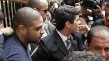 Unas escuchas telefónicas comprometen a Adriano con supuestos narcotraficantes