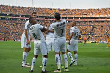 Pabón festeja su anotación, el 2-1 para Rayados.