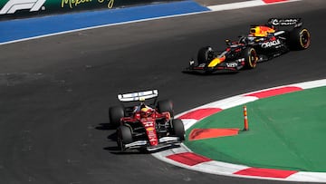 Lewis Hamilton, perseguido por Max Verstappen en el GP de México.