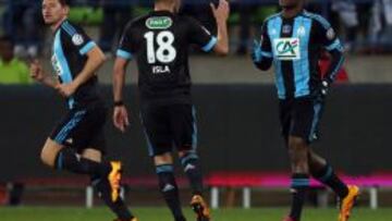 Michy Batshuayi celebra el gol de la victoria con Isla.