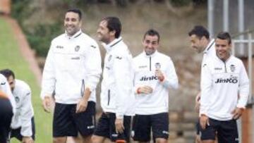 Varios jugadores del Valencia, en un entrenamiento.