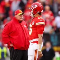 NFL multa a Patrick Mahomes y Andy Reid por criticar a los árbitros