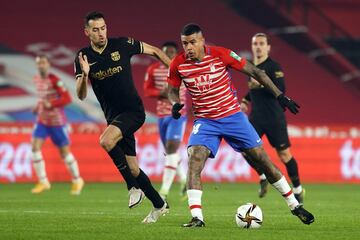 Busquets y Kenedy.