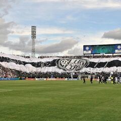 Locura Adebayor: 14.000 nuevos socios de Olimpia en 60 horas