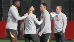 Lío entre Salah y Alexander-Arnold