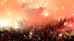 La fiesta de bengalas: La estrella de navidad es roja