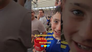 Niño que rifó su Play para ir a ver a Boca a final de Libertadores, ya lo recuperó