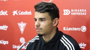 Djouahra, presentado como nuevo jugador rojillo.