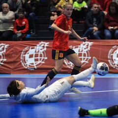 España pasa por encima de Japón con póker de Sotelo