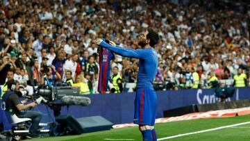 Backup goalkeeper Wojciech Szczęsny got teammates laughing as he recreated Messi’s famous Bernabéu celebration during practice.