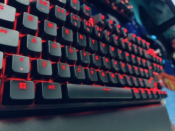 Teclado Corsair KL70