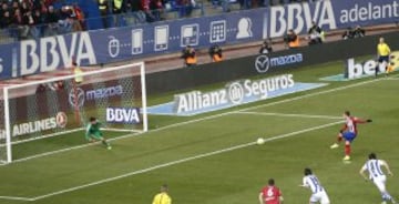 Griezmann marca el 3-0 de penalti. 