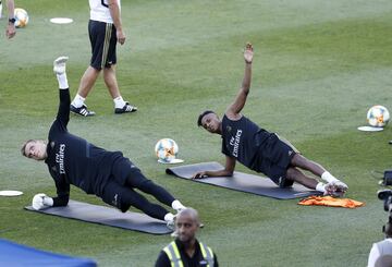 Multitudinario entrenamiento del Real Madrid a puerta abierta