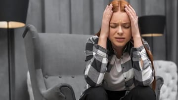 The fear of being judged activates brain mechanisms related to danger, which keeps many people in a permanent state of vigilance.