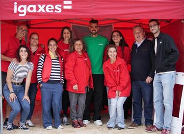 Brais Méndez e Igaxes organizan un torneo de fútbol playa contra el discurso de odio