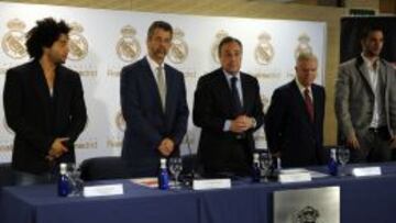 Florentino Pérez presidió un acto al que acudieron Marcelo e Higuaín.