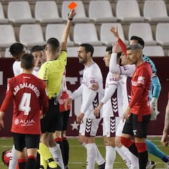 El Mallorca juega con fuego pero se consolida en el liderato
