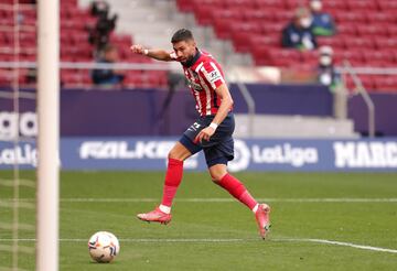 Yannick Carrasco marca el 3-0 al Eibar.