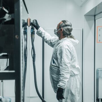 El nuevo monoplaza de Carlos Sainz de cara al siguiente Mundial de Fórmula 1 está cogiendo forma. Se presentará el próximo 13 de febrero pero la escudería nos ha debajo ver parte del proceso de fabricación.