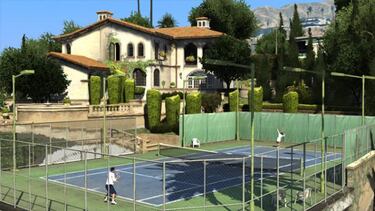 Grand Theft Auto V enseña carreras de motos, saltos con paracaídas y pistas de tenis