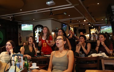 Spain vs Sweden semi-final sets attendance and TV audience records