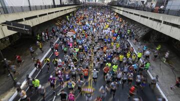 Runners start the Sao Silvestre race in Sao Paulo, Brazil, Monday, Dec. 31, 2018. The 15-kilometer race is held annually on New Year's Eve. (AP Photo/Nelson Antoine)