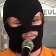 Piden 40 latigazos, 5 años de prisión y el sacrificio de una cabra para un surfista