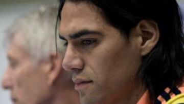 Falcao compareció con Pekerman para anunciar que no va al Mundial.
