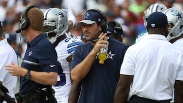 LANDOVER, MD - SEPTEMBER 18: Quarterback Tony Romo #9 of the Dallas Cowboys looks on from the sideline against the Washington Redskins in the first quarter at FedExField on September 18, 2016 in Landover, Maryland. Rob Carr/Getty Images/AFP
== FOR NEWSPAPERS, INTERNET, TELCOS & TELEVISION USE ONLY ==