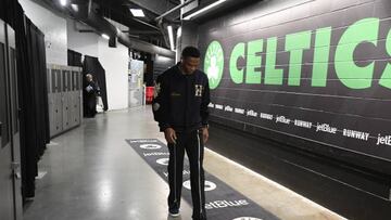 BOSTON, MA - JANUARY 28: Russell Westbrook #0 of the Los Angeles Lakers arrives to the arena before the game against the Boston Celtics on January 28, 2023 at the TD Garden in Boston, Massachusetts.  NOTE TO USER: User expressly acknowledges and agrees that, by downloading and or using this photograph, User is consenting to the terms and conditions of the Getty Images License Agreement. Mandatory Copyright Notice: Copyright 2023 NBAE  (Photo by Brian Babineau/NBAE via Getty Images)