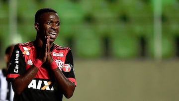 Vinicius Junior durante un partido de Flamengo.