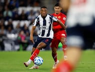 Soccer Football - Liga MX - Monterrey v Toluca - Estadio BBVA, Monterrey, Mexico - January 10, 2026 Monterrey's Anthony Martial in action with Toluca's Diego Barbosa REUTERS/Daniel Becerril