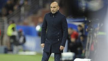 24-1-18, VITORIA
 FUTBOL. COPA DEL REY, ALAVES-VALENCIA
 el entrenador del alaves ABELARDO
 FOTO: L. RICO