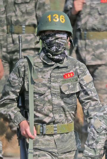 La estrella del conjunto inglés Son Heung-min se encuentra desde el 20 de abril realizando la formación militar en el cuerpo de los marines de su país (Corea del Sur).
