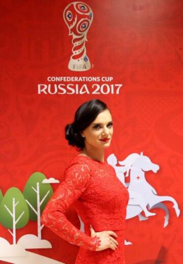 Yelena Isinbayeva brilló en el sorteo de la Copa Confederaciones.