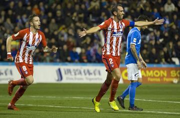 Godín celebra el 0-1.
