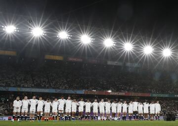 Jugadores de la selección inglesa antes del comienzo de la final del Mundial de Rugby 2019.