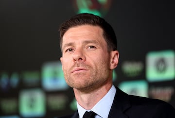 "He hecho un anlisis de cmo ha jugado el equipo, de cmo estn los jugadores y lo utilizo de cara a la idea que tengo yo. Los entrenadores dependemos de los jugadores y creo que los jugadores son de mucho nivel. El reto es hacer un equipo, sacar el potencial de estos jugadores y que todos vayamos a una. Si todos vamos a una, tendremos una fuerza muy potente".
