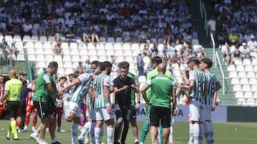 Ania habla con sus jugadores