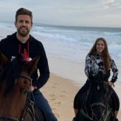 El romántico paseo a caballo en la playa de Piqué y Shakira