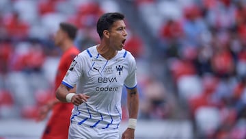 Maxi Meza festeja su gol de penalti en contra del Toluca