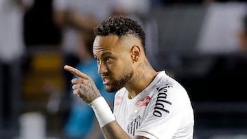 Soccer Football - Copa Sudamericana - Group D - Santos v Recoleta - Estadio Urbano Caldeira, Santos, Brazil - April 14, 2026 Santos' Neymar celebrates scoring their first goal REUTERS/Marcelo Machado De Melo