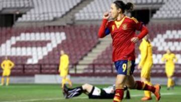 Vero Boquete celebra el primero de los 12 goles a Macedonia en Las Gaunas.