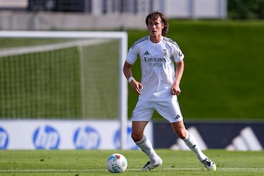 Edad: 18 | Posición: Defensa central | Valor de mercado: 3,00 mill. €
